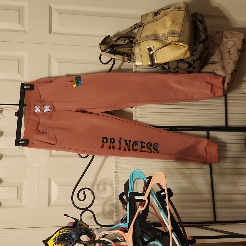 2B Free Kids NWT joggers